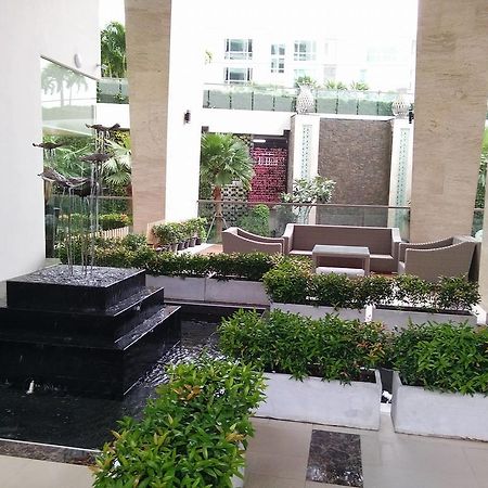 Peak Tower In Phatumnak Pattaya Exterior foto