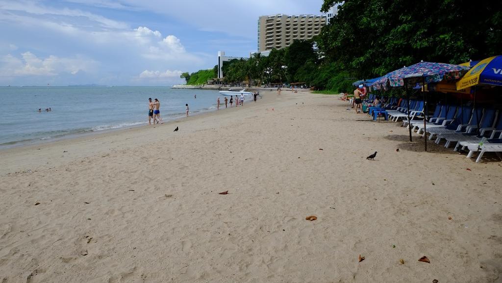 Peak Tower In Phatumnak Pattaya Exterior foto