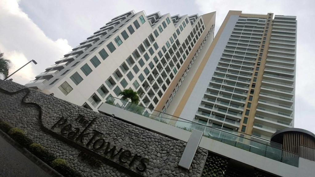 Peak Tower In Phatumnak Pattaya Exterior foto
