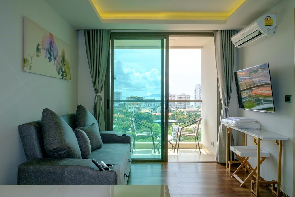 Peak Tower In Phatumnak Pattaya Exterior foto