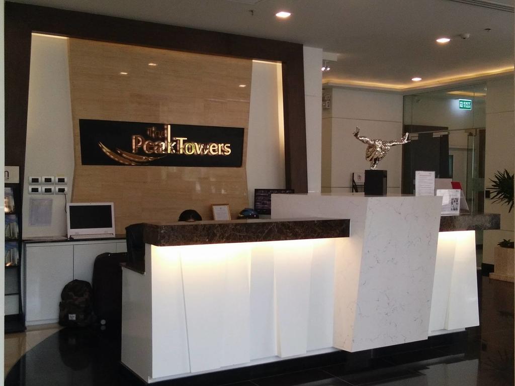 Peak Tower In Phatumnak Pattaya Exterior foto